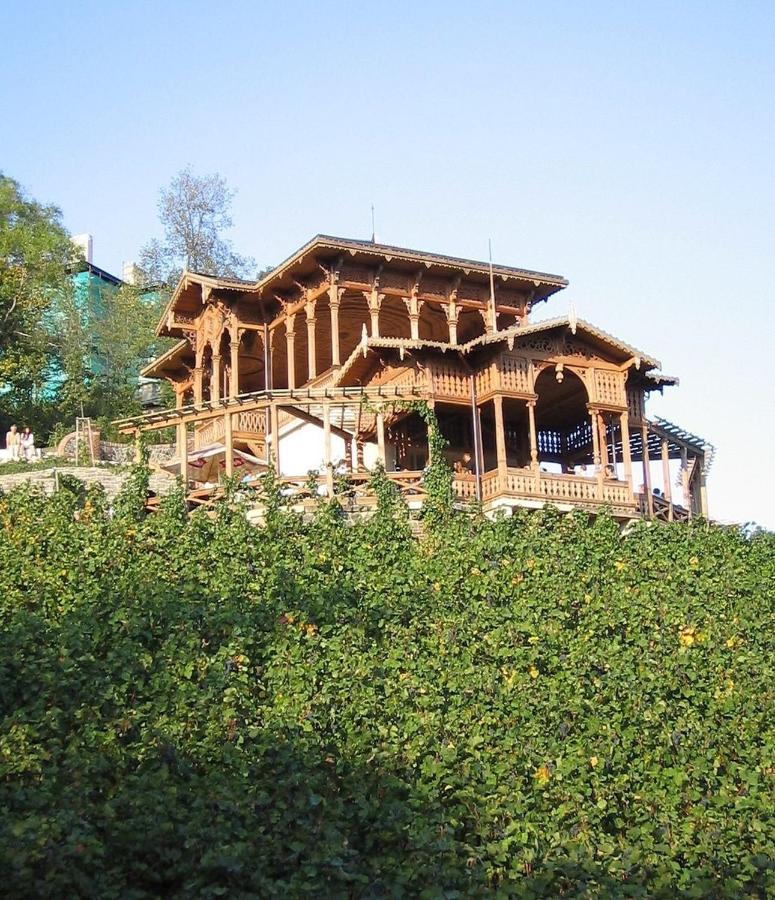 Chez Jitka Et Gautier - A Great Alternative To A Hotel Прага Екстериор снимка