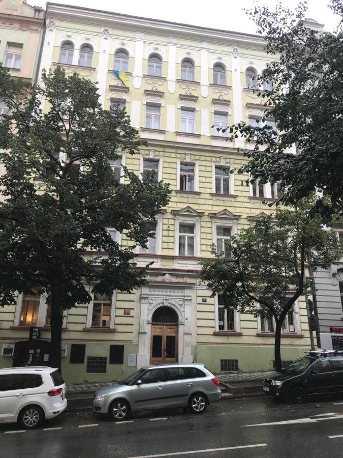 Chez Jitka Et Gautier - A Great Alternative To A Hotel Прага Екстериор снимка